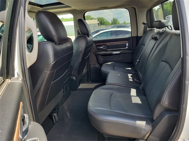2017 Ram 1500 Laramie photo 3