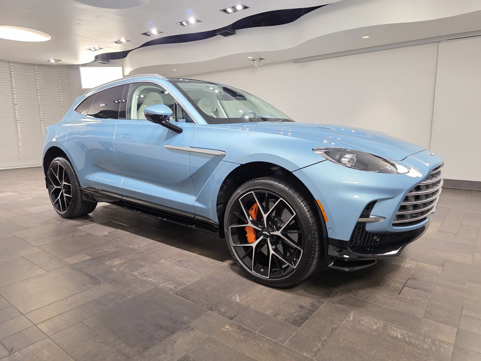 2026 Aston Martin DBX 707's photo