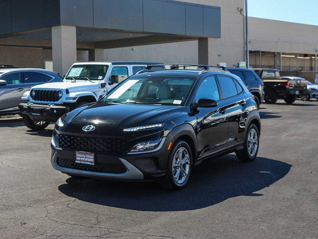 2023 Hyundai Kona SEL photo 2