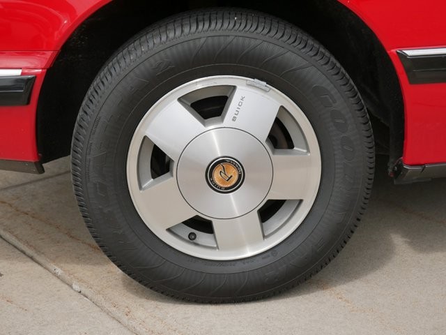 1990 Buick Reatta photo 5