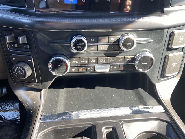 2025 Ford F-150 Lariat photo 16