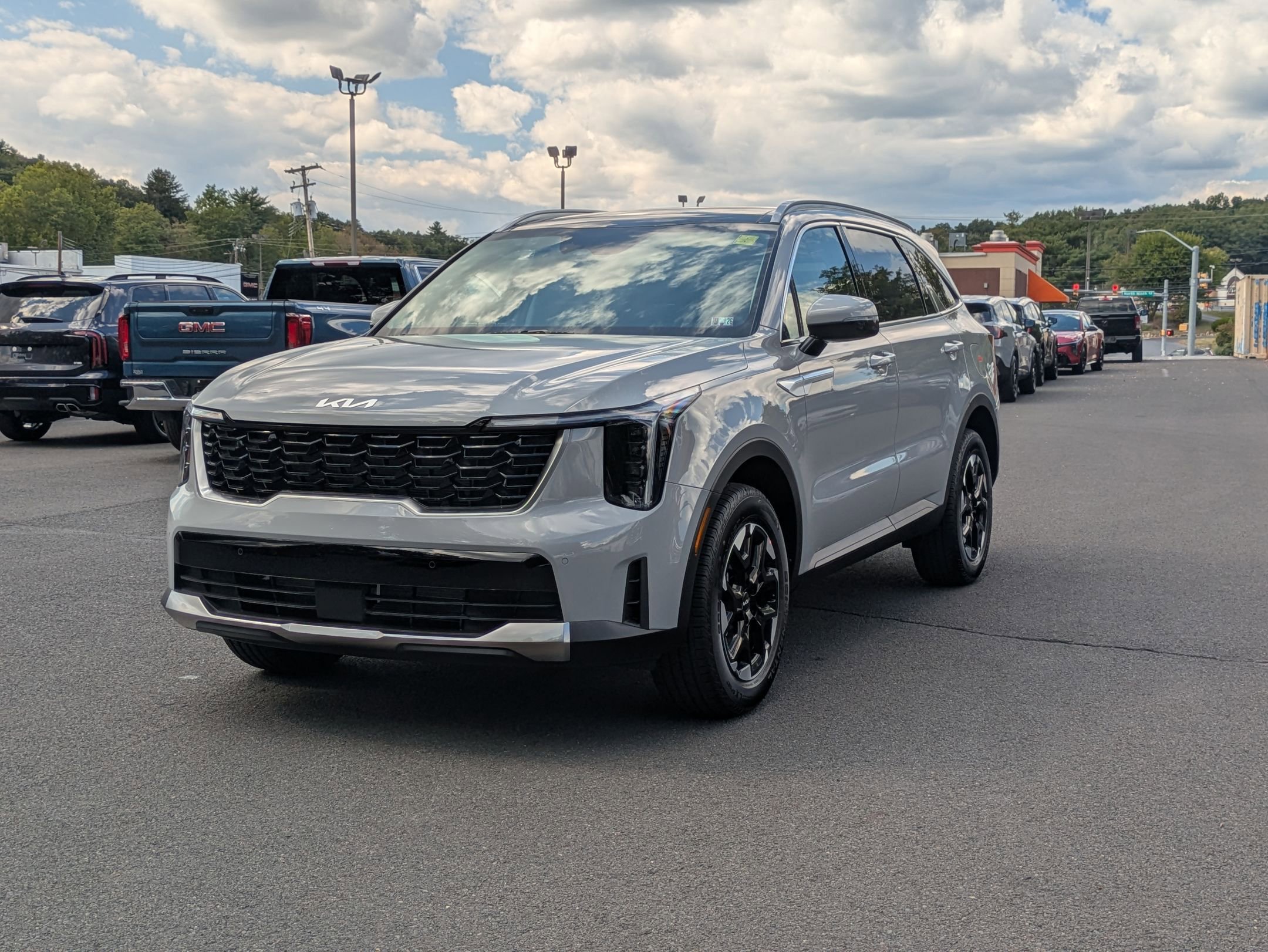 2026 Kia Sorento S photo 2