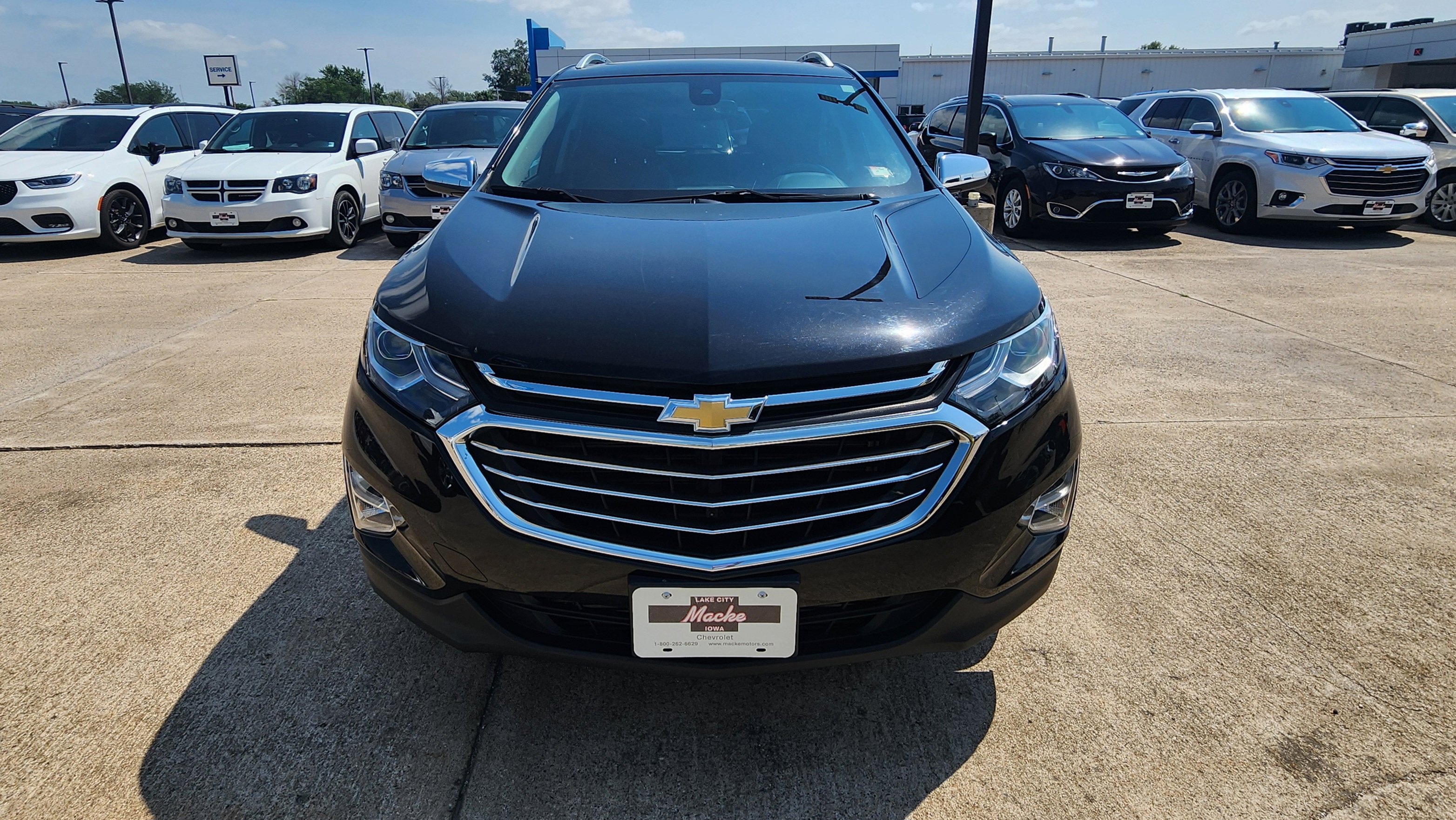 Used 2018 Chevrolet Equinox Premier with VIN 3GNAXXEU8JL305682 for sale in Lake City, IA