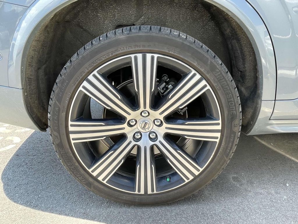2023 Volvo XC90 T8 Ultimate photo 3