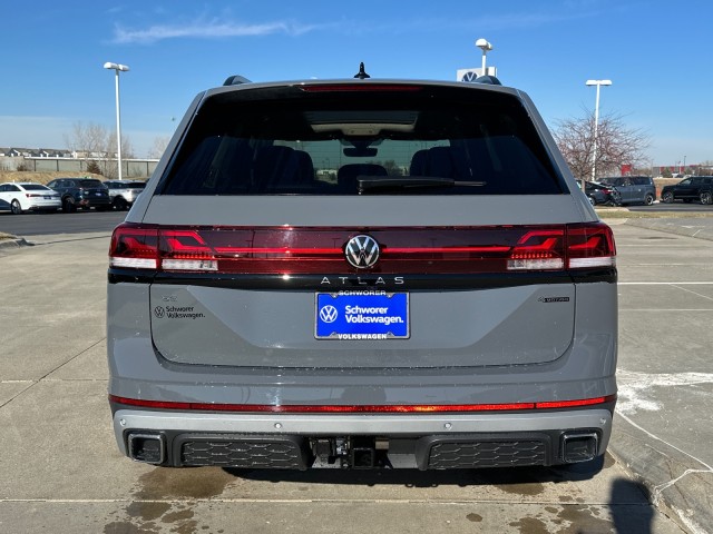 2025 Volkswagen Atlas Peak Edition photo 8