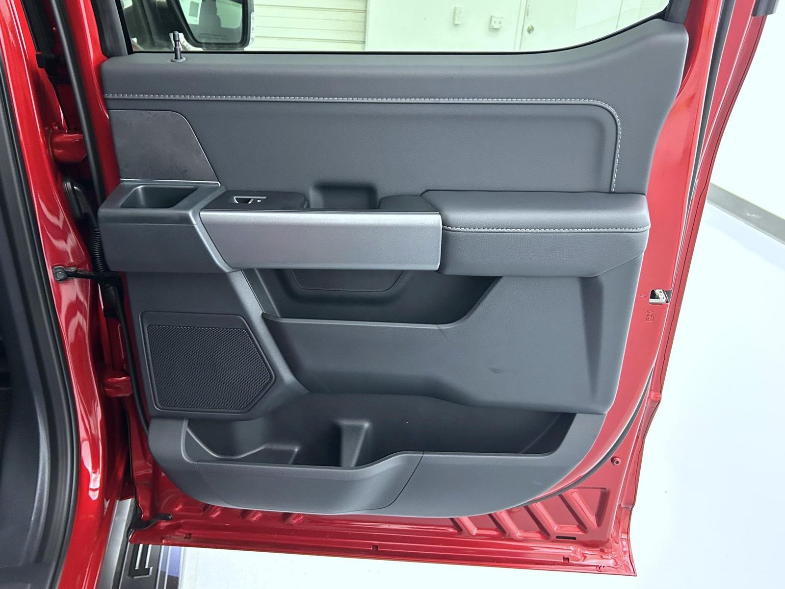 2025 Ford F-150 XLT photo 15