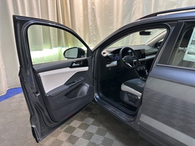 2025 Volkswagen Taos S photo 10