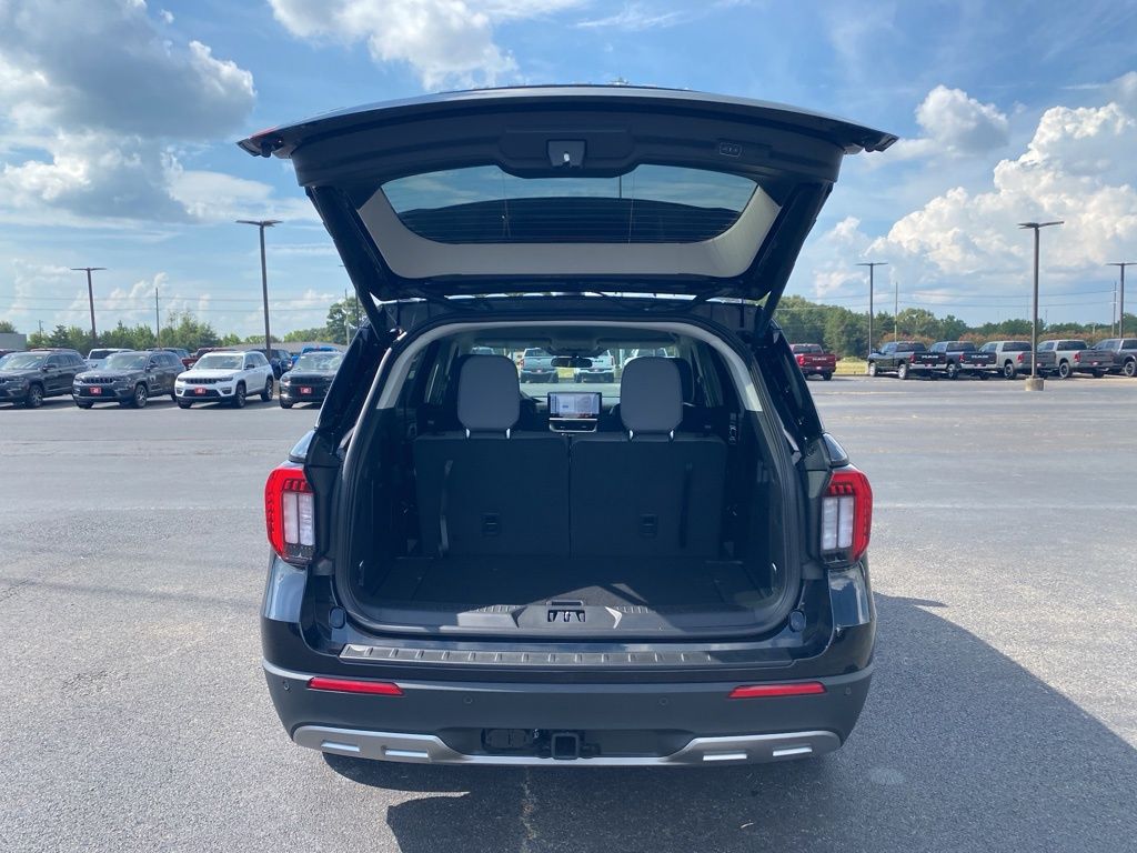 2025 Ford Explorer photo 35