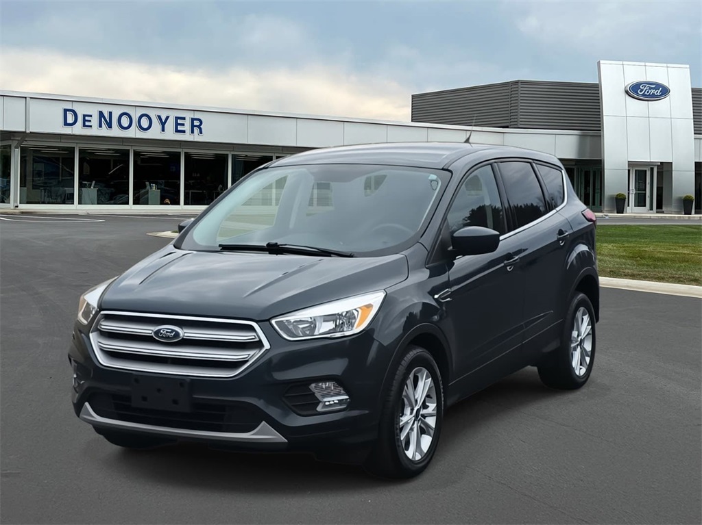 2019 Ford Escape SE's photo