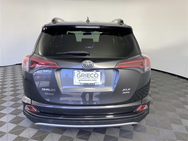 2018 Toyota RAV4 XLE photo 4