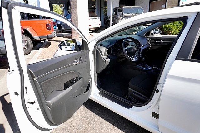 2020 Hyundai Elantra Value Edition photo 32