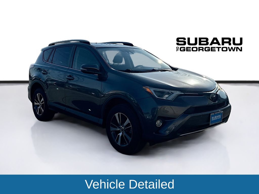 2017 Toyota RAV4 XLE's photo