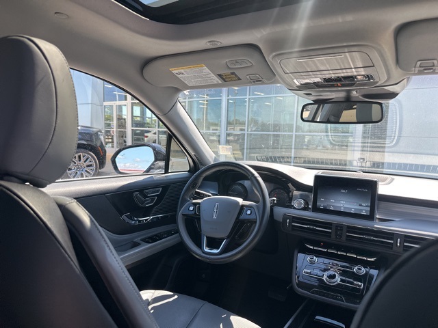 2022 Lincoln Corsair Standard photo 12