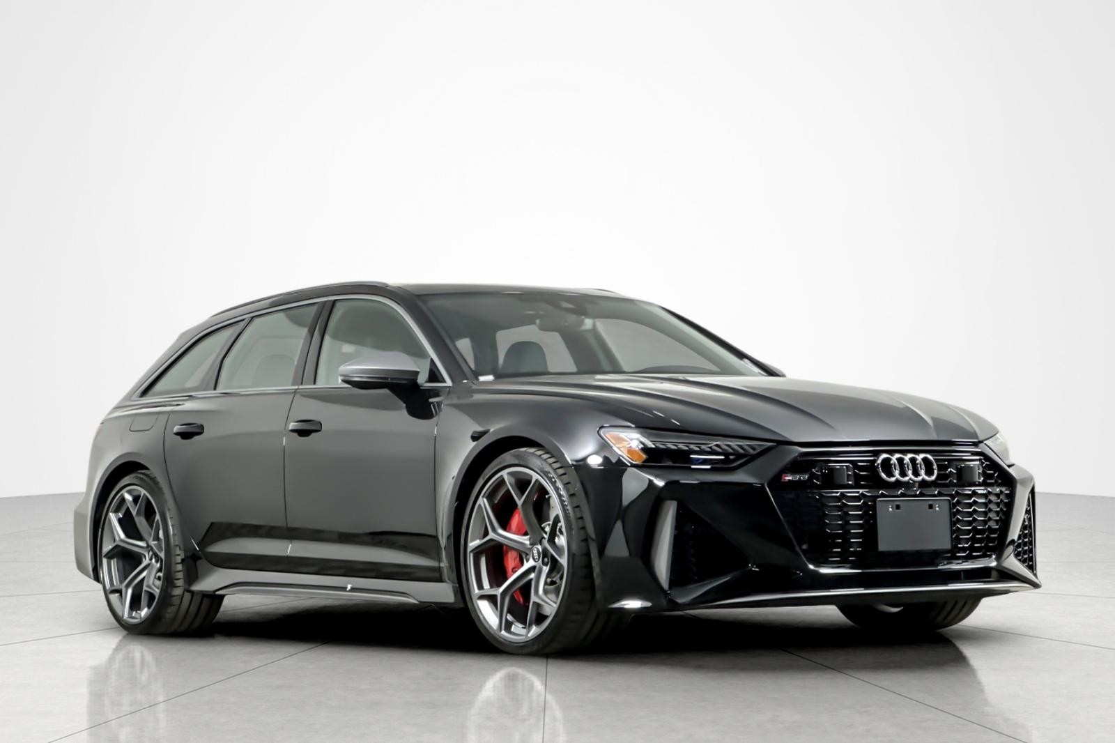 2026 Audi RS 6 Avant Performance Base photo 2