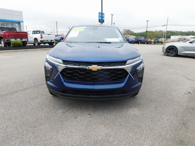 2024 Chevrolet Trax LS photo 8