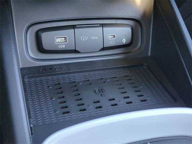 2025 Hyundai Venue Limited photo 17