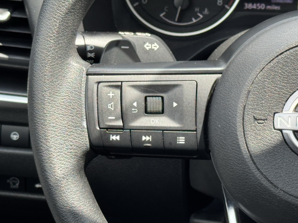 2024 Nissan Rogue SV photo 18
