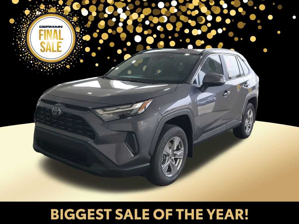 2025 Toyota RAV4 XLE's photo