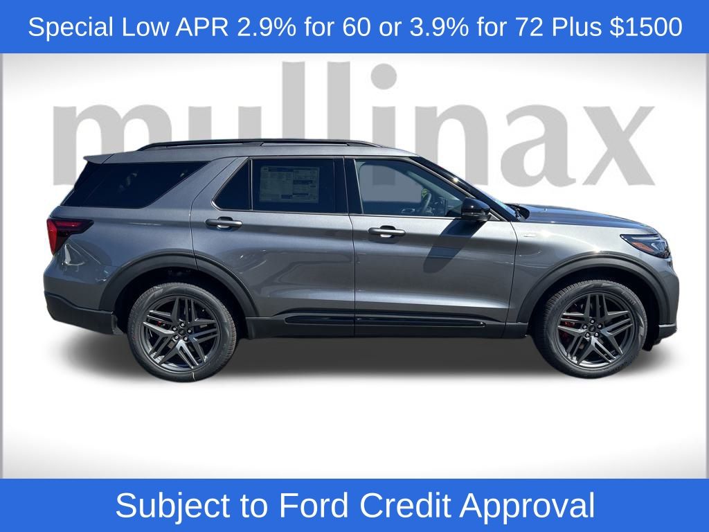 2025 Ford Explorer ST-Line photo 2