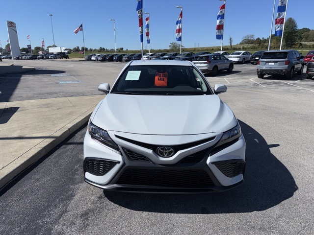 2023 Toyota Camry SE photo 2