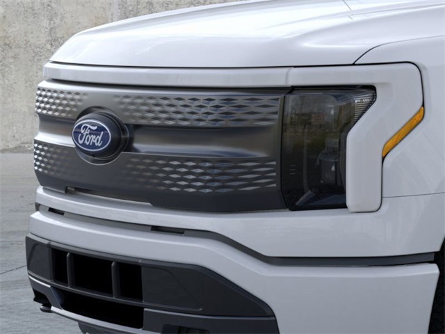 2025 Ford F-150 Lightning XLT photo 16