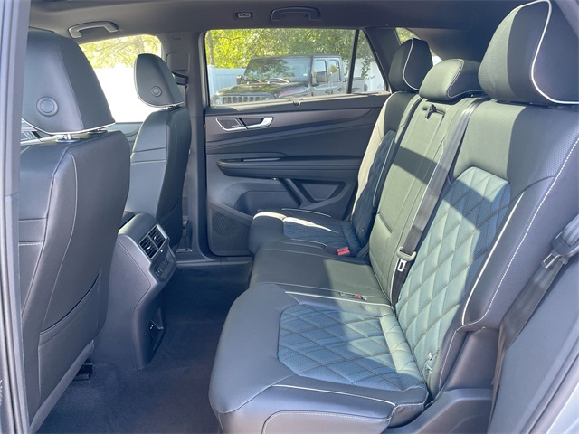 2026 Volkswagen Atlas Cross Sport SEL Premium R-Line photo 43