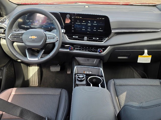 2026 Chevrolet Equinox LT photo 2