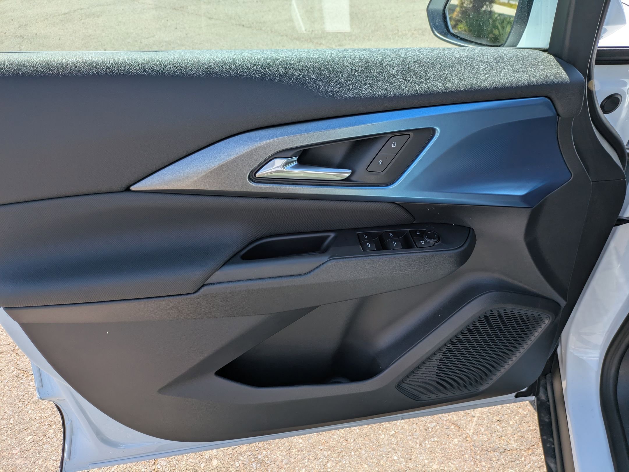 2026 Chevrolet Equinox EV 1LT photo 24