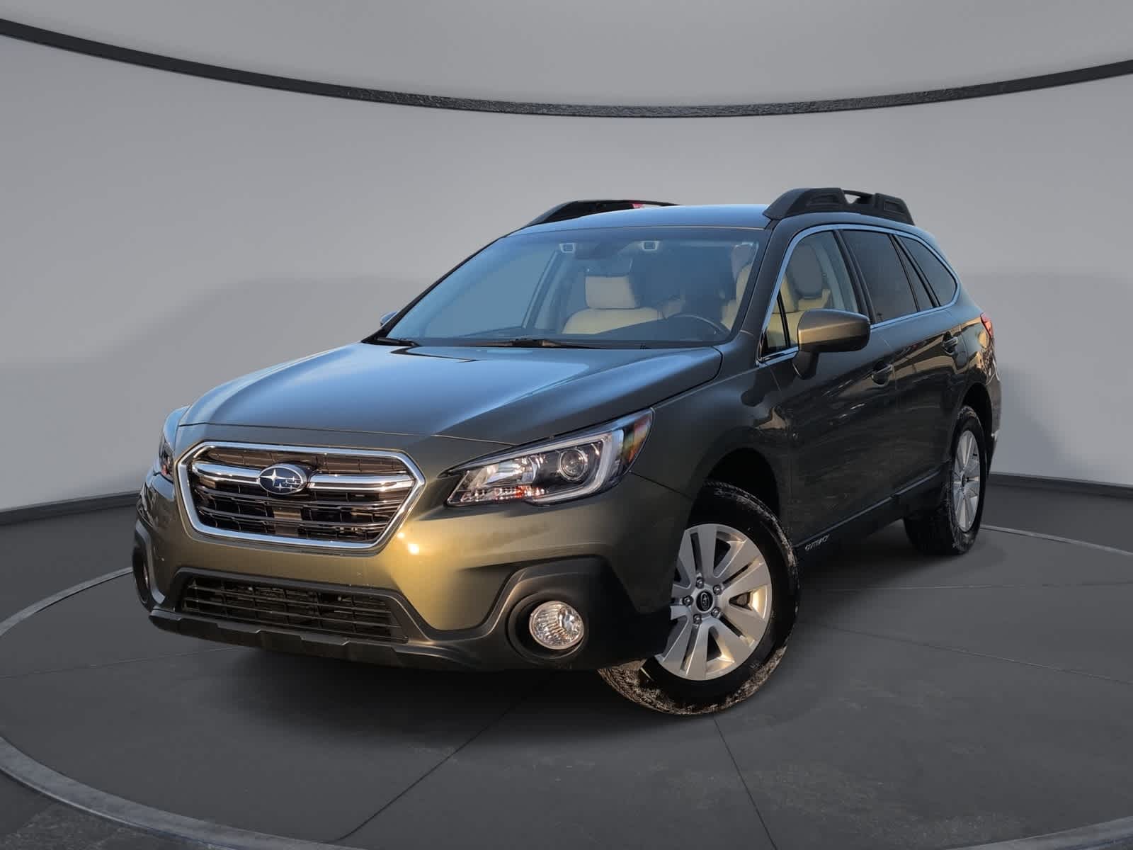 2019 Subaru Outback Premium's photo