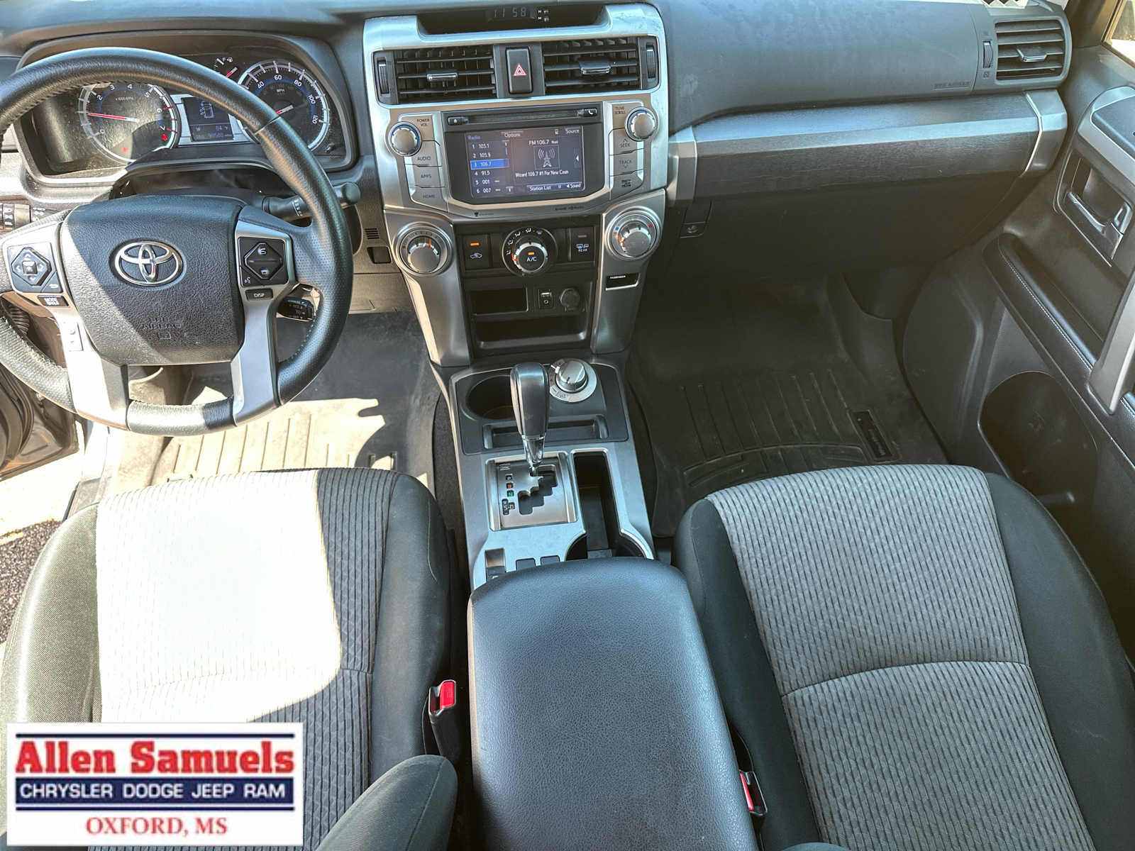 2019 Toyota 4Runner SR5 photo 16