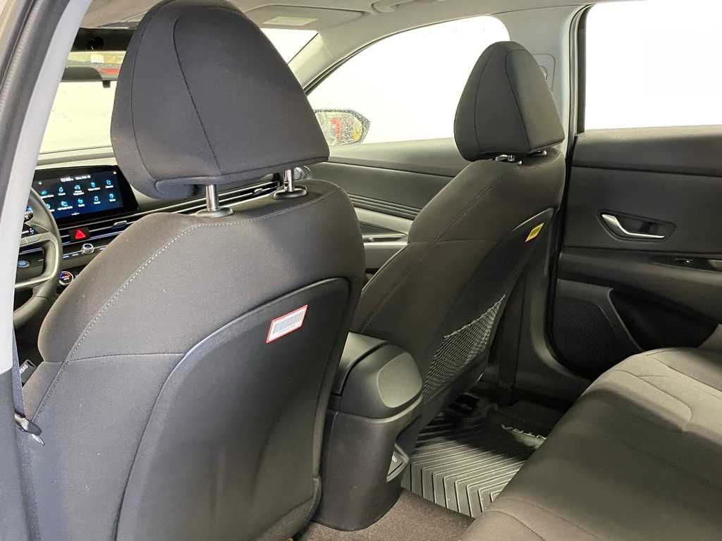 2024 Hyundai Elantra SEL Convenience photo 22