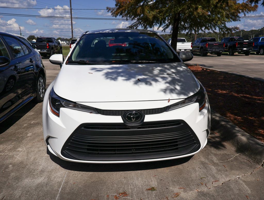 2023 Toyota Corolla LE photo 2