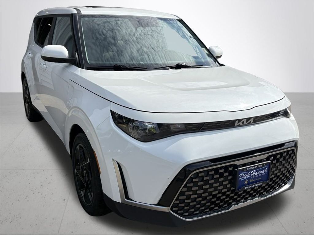 2023 Kia Soul EX photo 3