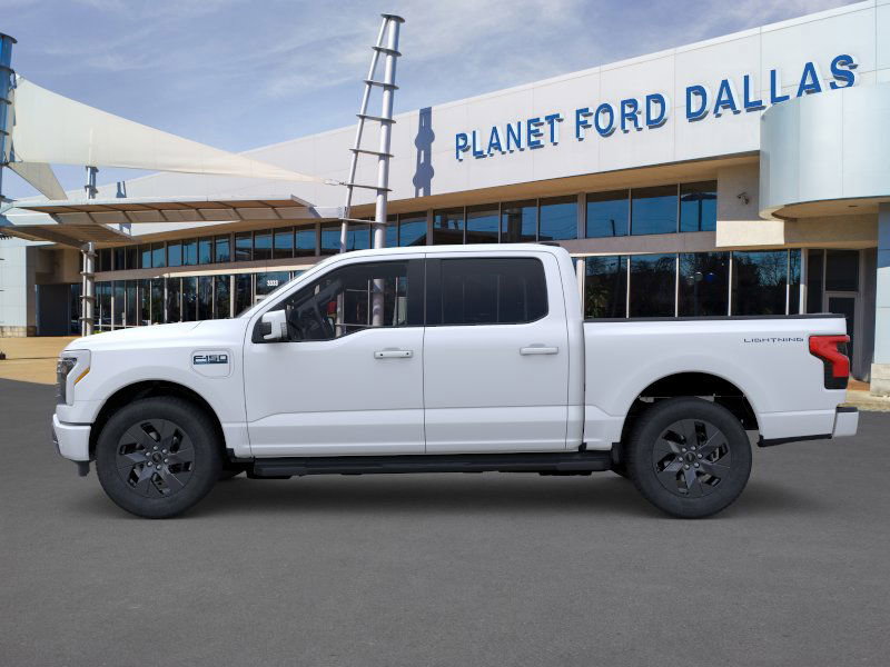 2025 Ford F-150 Lightning Lariat photo 3