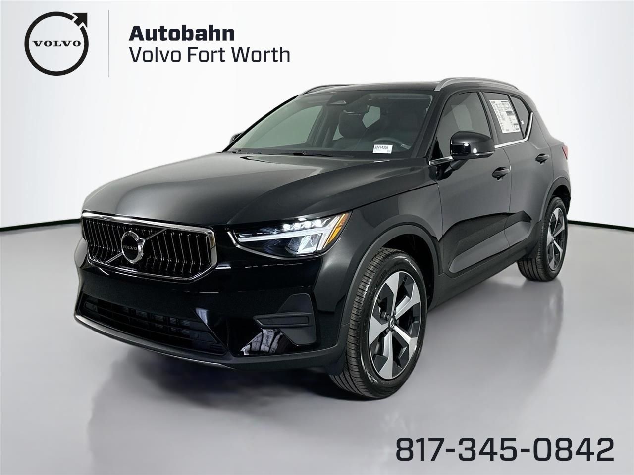 2025 Volvo XC40 Core's photo