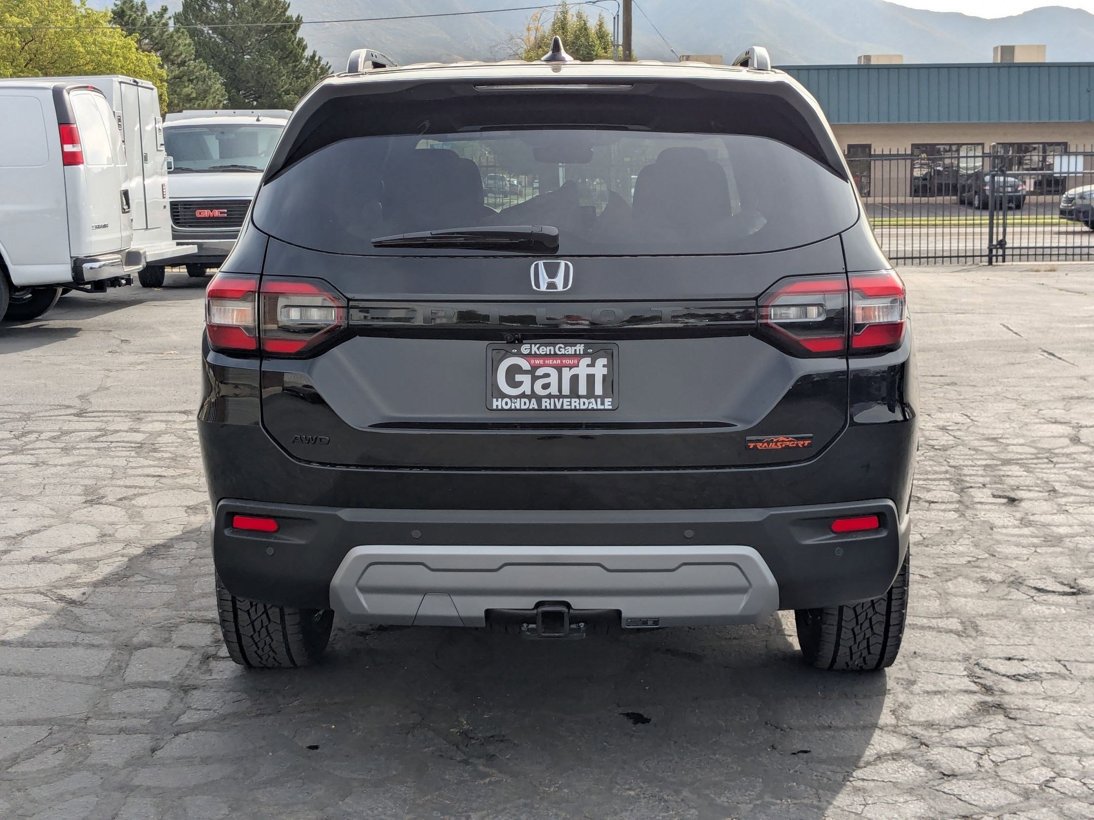 2025 Honda Pilot TrailSport photo 4