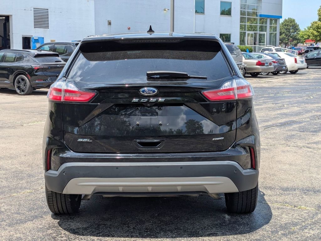 2022 Ford Edge SEL photo 4