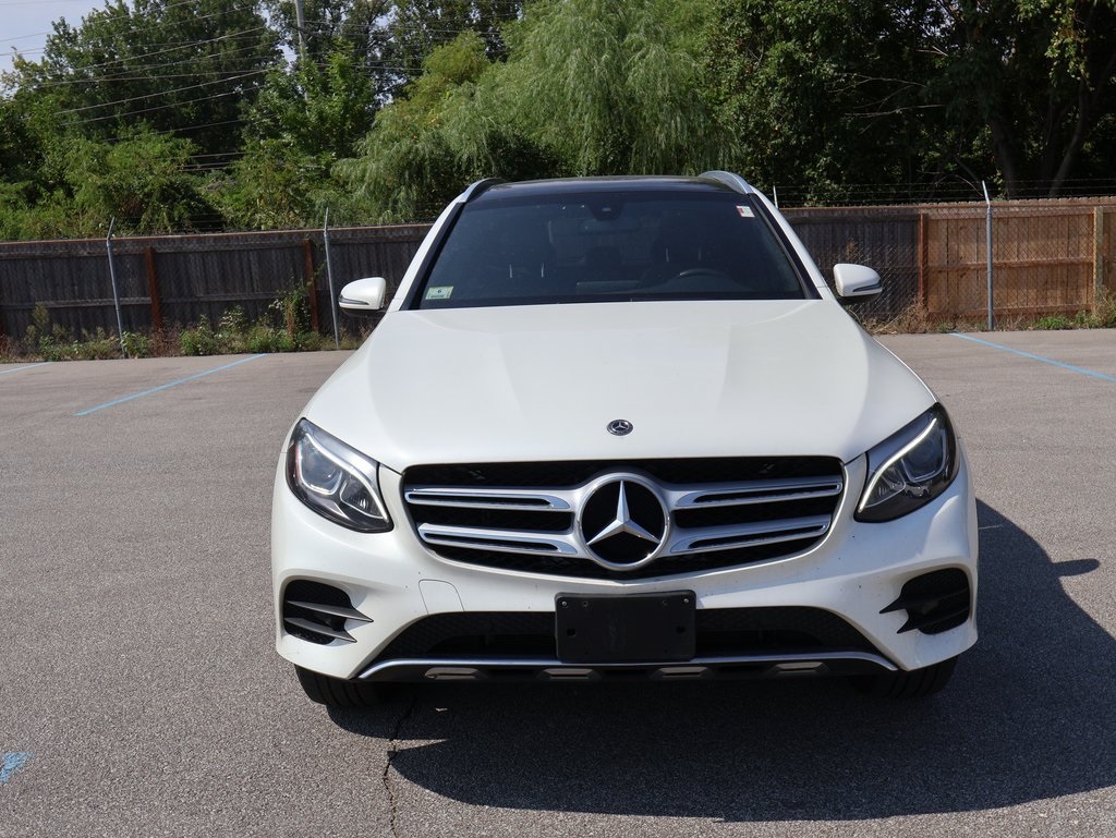 2019 Mercedes Benz GLC 300 4MATIC photo 3