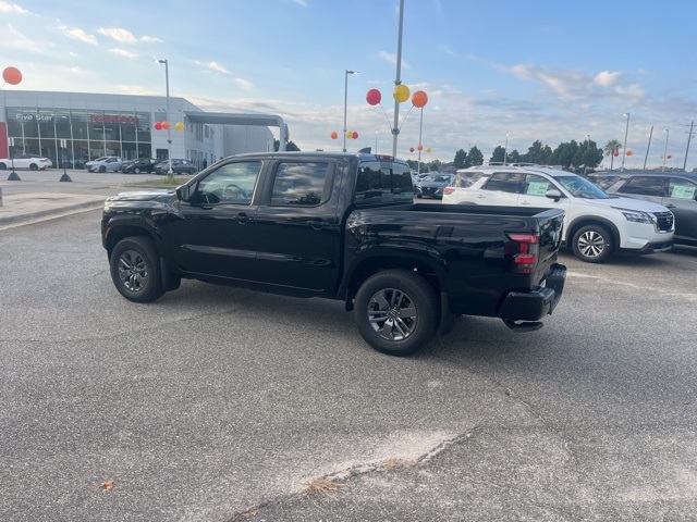 2026 Nissan Frontier Crew Cab SV photo 4