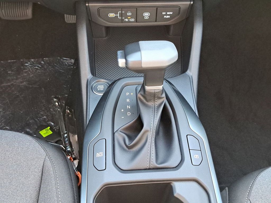 2025 Kia K4 LXS photo 18