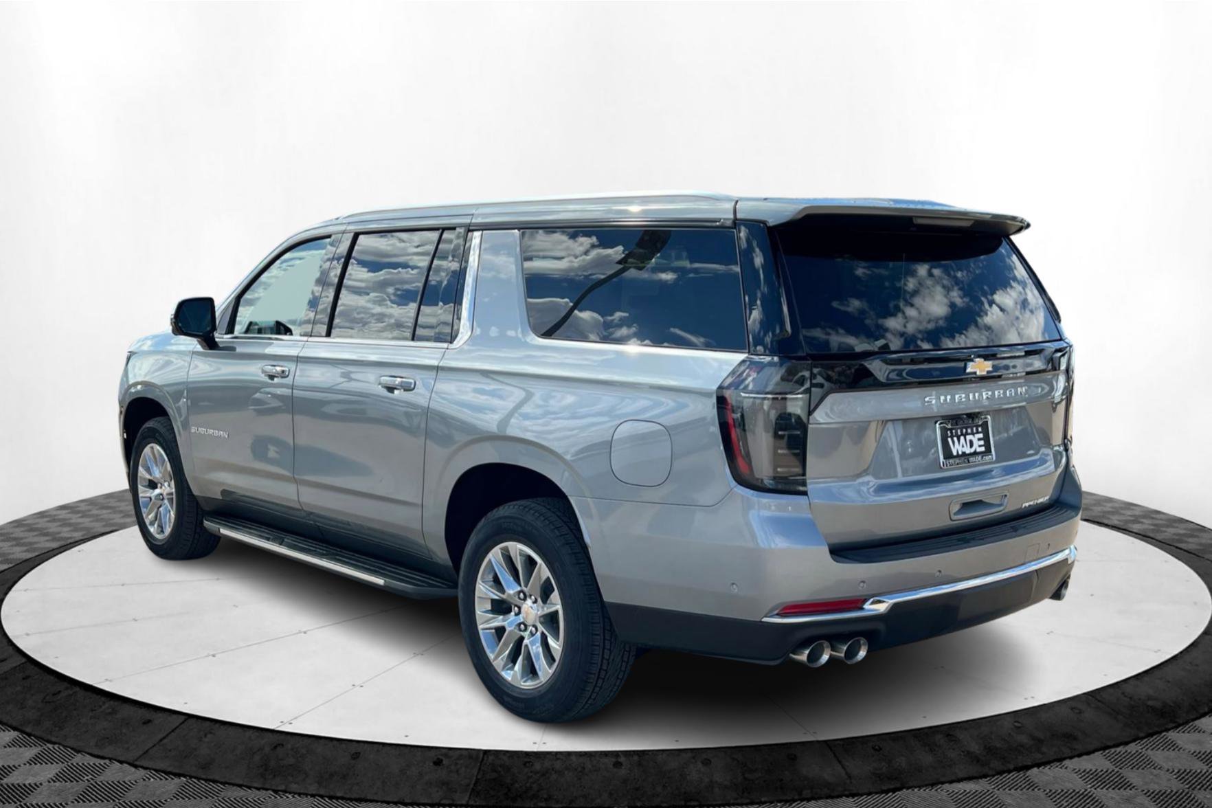 2026 Chevrolet Suburban Premier photo 3
