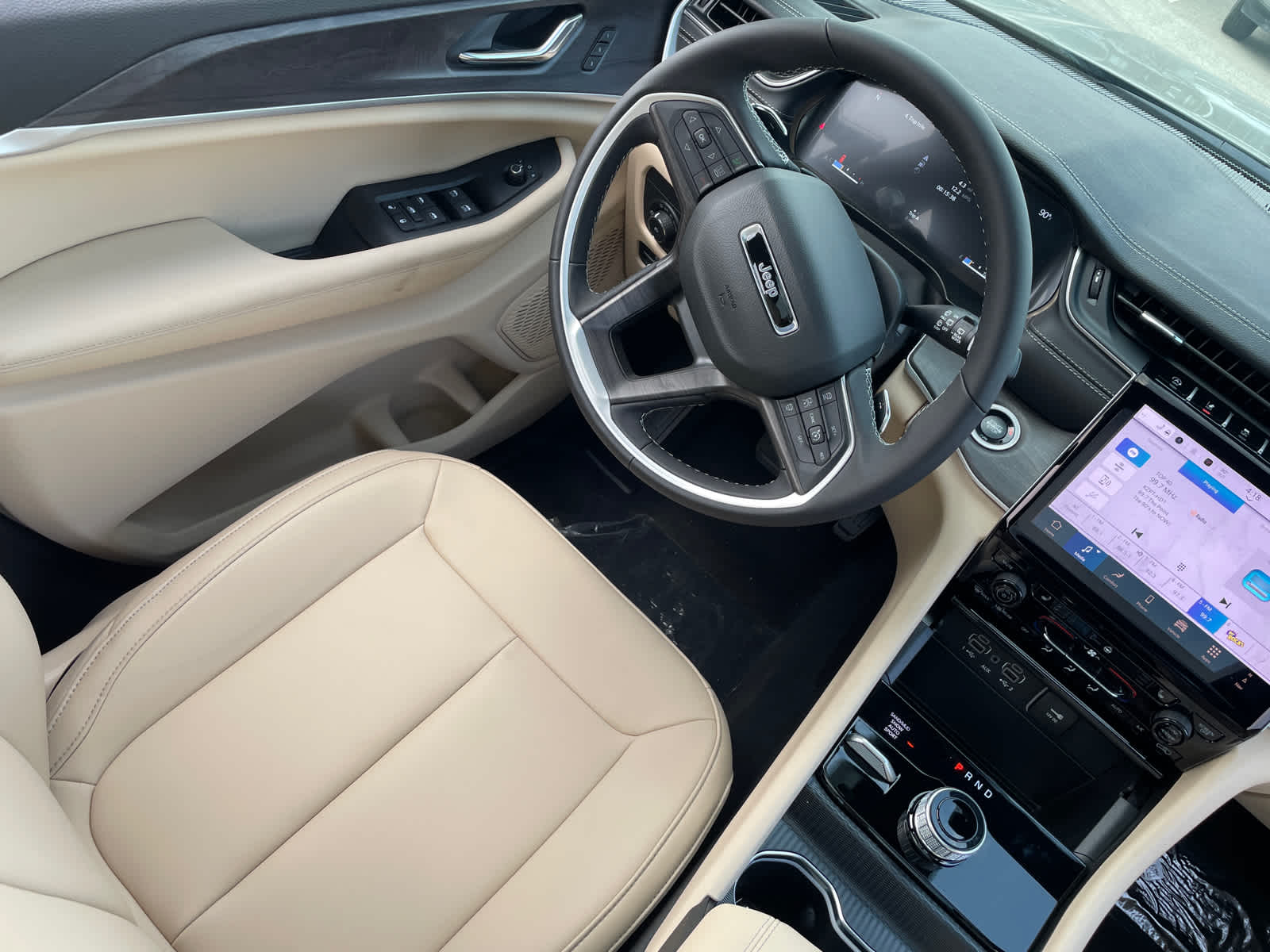 2025 Jeep Grand Cherokee Limited photo 15