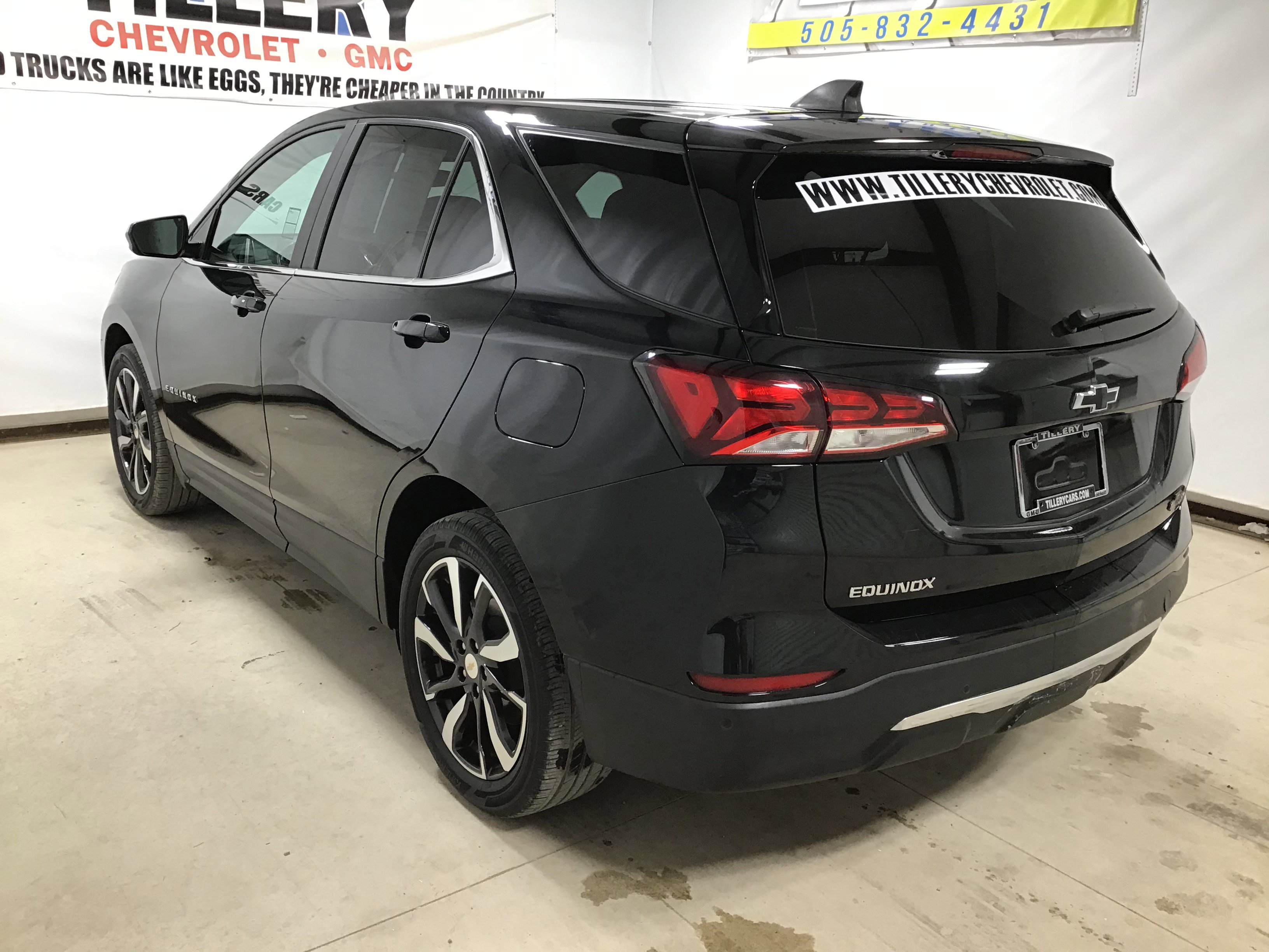 2022 Chevrolet Equinox LT photo 3