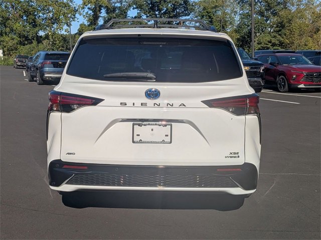 2022 Toyota Sienna XSE photo 4