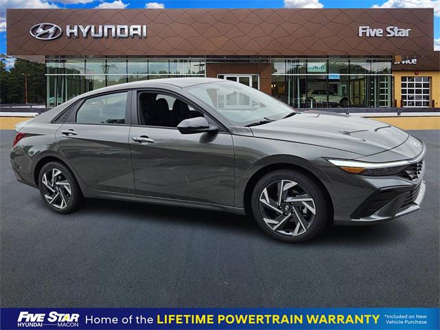 2025 Hyundai Elantra SEL's photo