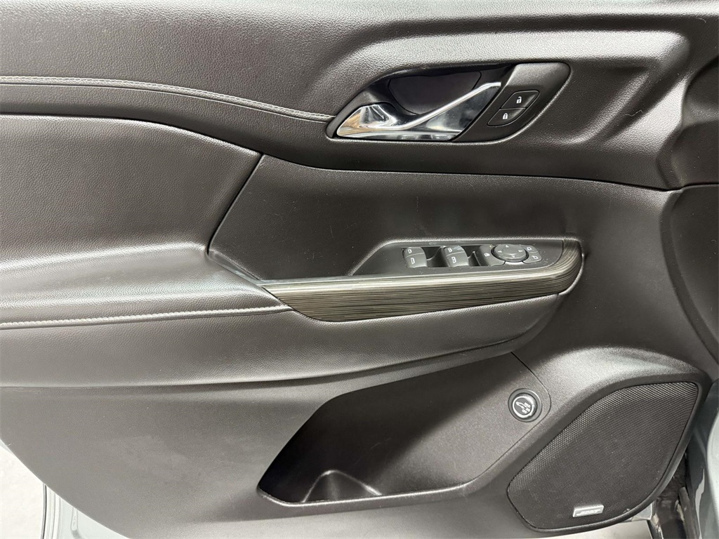 2023 Gmc Acadia SLT photo 12