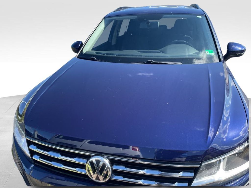 2021 Volkswagen Tiguan S photo 2