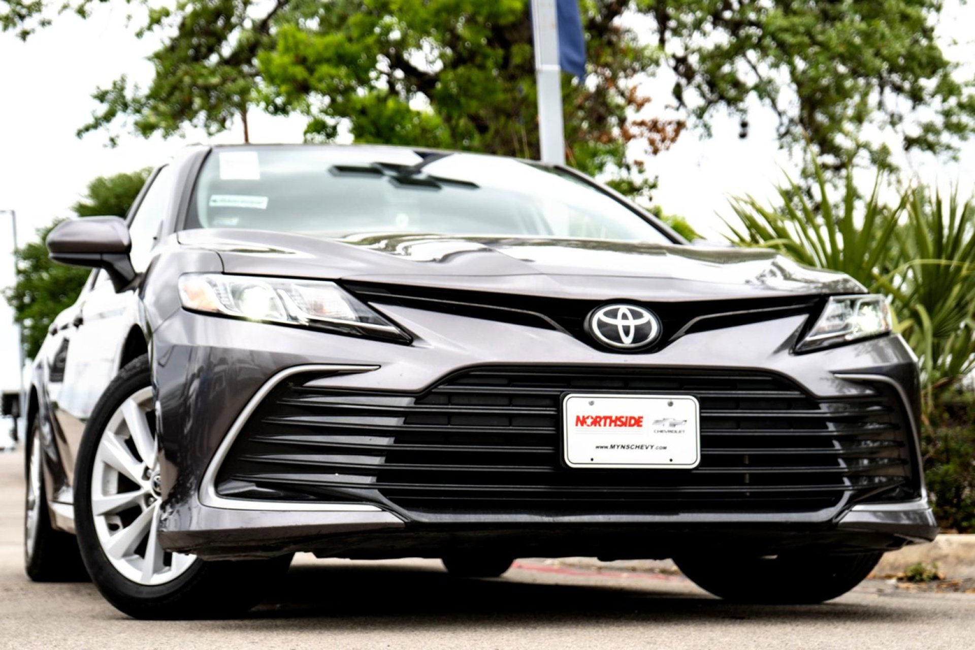 2022 Toyota Camry LE photo 4