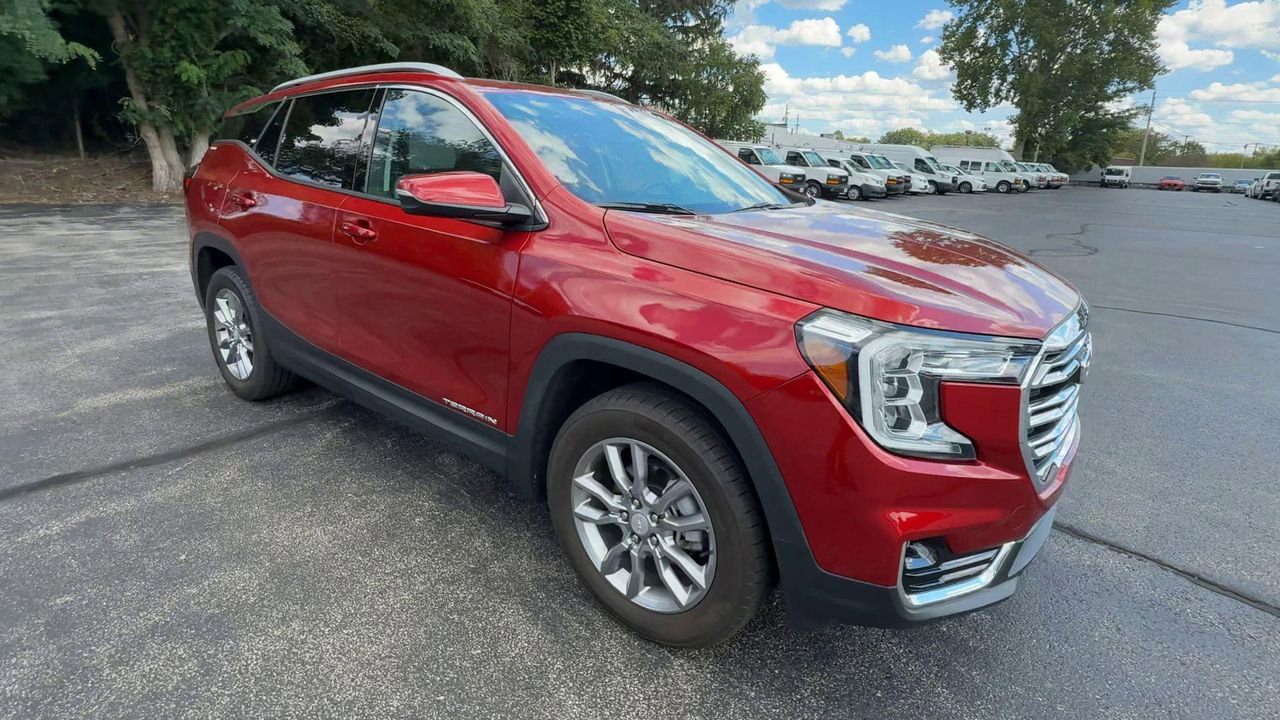 2022 Gmc Terrain SLT photo 2