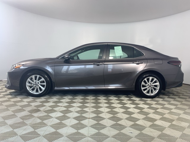 2023 Toyota Camry LE photo 4